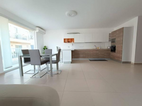 Cosy 2bed Apartment In Manikata By Homely